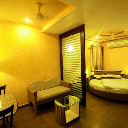 Hotel Ashiana Jamnagar Exterior photo