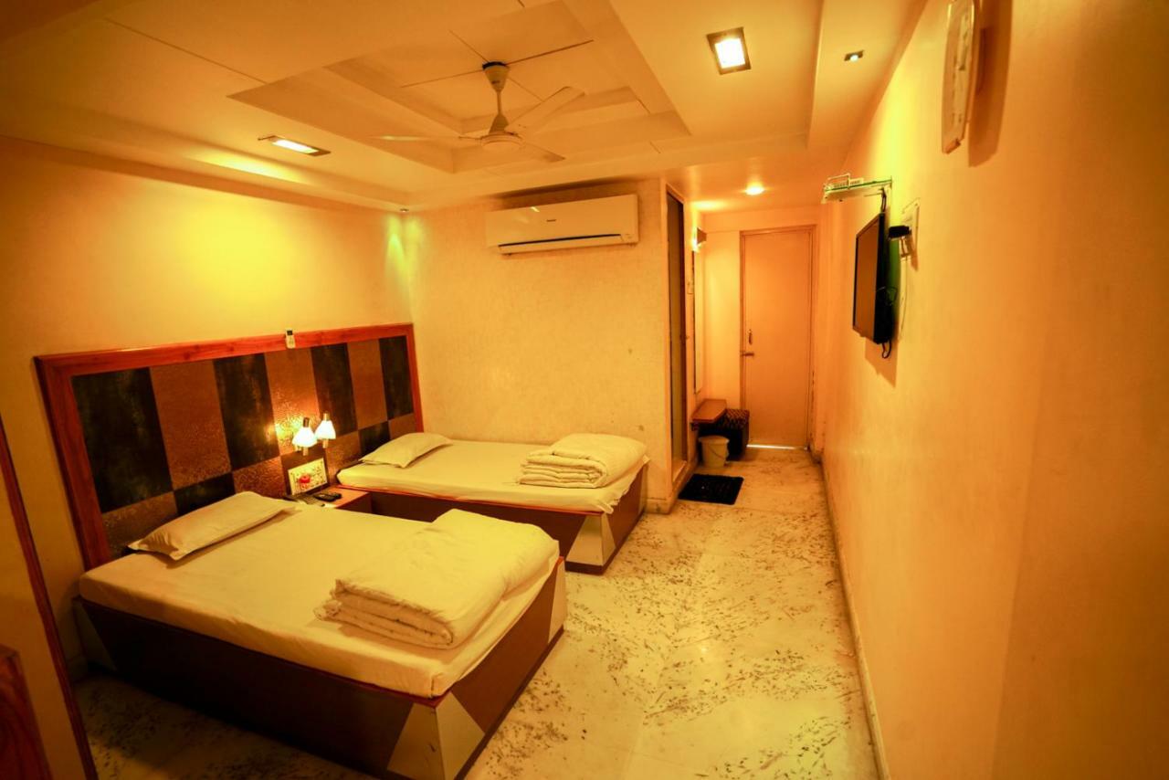 Hotel Ashiana Jamnagar Exterior photo